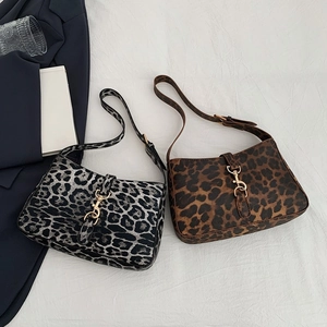 Sacs baguette léopard grande capacité avec boucles en métal vintage pour femmes chic