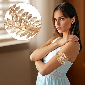 Bracelet de bras doré feuilles multicouches avec cristaux fins et finition sécurisée