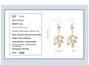 Détails de boucles d'oreilles baroques dorées faites main avec des strass brillants