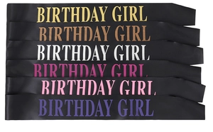 Lot de 6 écharpes en satin noir avec lettrage Birthday Girl en couleurs assorties