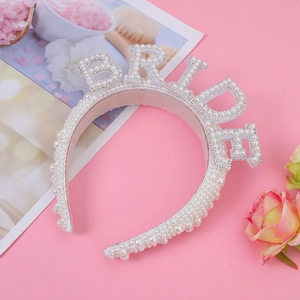 Serre-tête élégant en perles blanches avec lettres BRIDE pour enterrement de vie de jeune fille