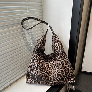 Women Large Capacity Leopard Print Hobo Shoulder Bag Slouchy PU Leather Tote Shopping Bag Fashion Daily Handbag For Lady