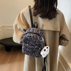 Mini sac à dos imprimé léopard avec charm fantôme mignon et fines bretelles en cuir