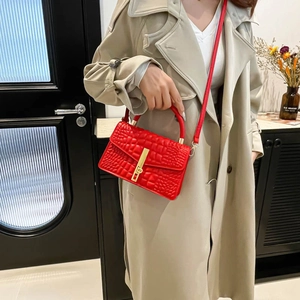 Elegant red crocodile embossed handbag with gold clasp for women fashion crossbody