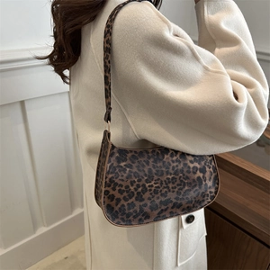 Chic leopard print large capacity underarm bag with matching slim shoulder strap