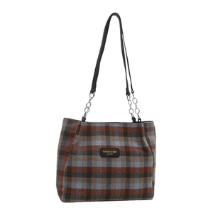 Classic plaid woolen tote bag with chain strap and leather logo for autumn commute