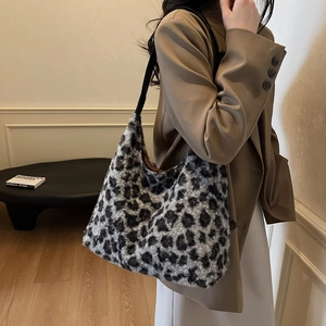 Chic leopard print faux fur hobo shoulder bag with fuzzy texture for autumn winter