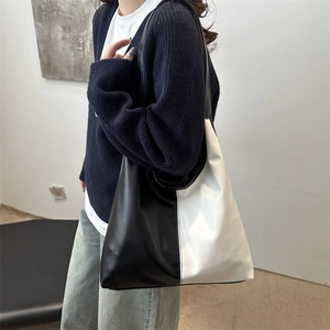 Minimalist large-capacity black and white contrast leather hobo tote bag for women
