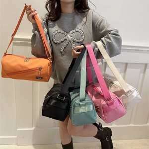 Grand sac cylindrique en nylon coloré pour voyage et loisirs, bandoulière réglable