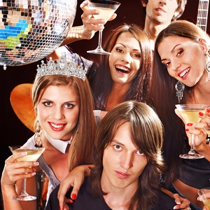 Elegant sparkling silver rhinestone crown tiara with pear-shaped stone for party wear