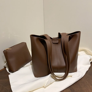 Vintage PU Leather Large Capacity Tote Bag Set With Woven Pendant Minimalist Urban Commuting Shoulder Bag With Inner Pouch