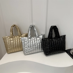 Women Metallic Quilted Tote Bag Puffer Shoulder Bag Large Capacity Stylish Commuter Handbag Casual Streetwear Puffy Bag