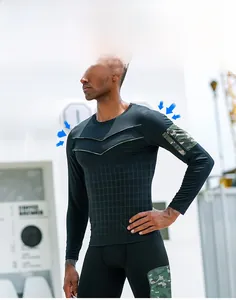 Detail of high-stretch compression fabric with camouflage cargo pockets on men fitness wear