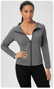 Détail de la veste de yoga à capuche slim en gris chiné avec fermeture éclair complète