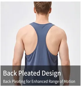 Details des dunkelblauen Fitness-Tops mit plissiertem Racerback für Mobilität