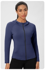 Veste de yoga bleu marine à capuche avec fermeture éclair et coupe ajustée femme