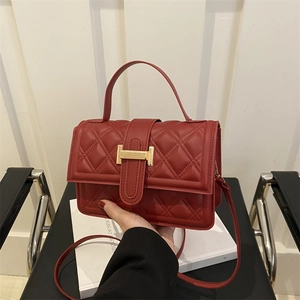 Borsa a Tracolla in Nylon Trapuntato da Donna Minimalista Urbano Tinta Unita Piccola Borsa Quadrata Con Chiusura in Metallo Oro