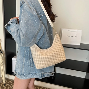 Fashionable beige straw woven crescent hobo bag with leather shoulder strap for summer style