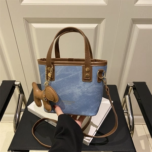 Sac à Épaule Mode pour Femmes Bloc de Couleur Denim Cuir PU Patchwork Petit Sac à Main Carré Avec Pendentif Chien Sac Bandoulière