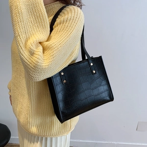 Vintage black crocodile embossed leather tote bag with gold rivets and large capacity