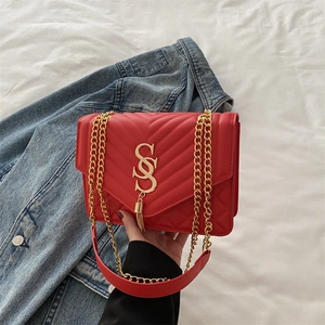 Sac Bandoulière Femme à la Mode en Cuir PU Matelassé Chaîne en Métal Élégant Motif en V à Franges Sacoche Logo en Métal Petit Sac Carré