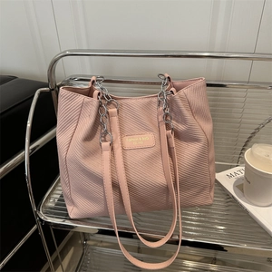 Fashionable Women PU Leather Tote Bag Large Capacity Solid Color Shoulder Bag With Metal Chain Detail Casual Commuter Handbag