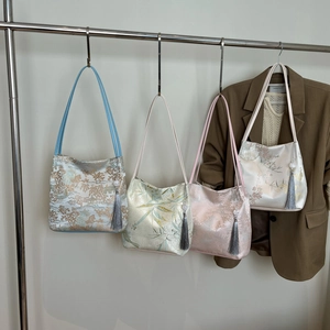 New Chinese style jacquard tote bags with floral patterns and silk texture tassels