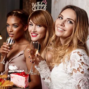 Serre-tête Birthday Queen élégant en métal avec couronne en strass rose pour fête