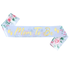 Fascia Mom To Be in raso azzurro con fiori e stampa dorata per baby shower party