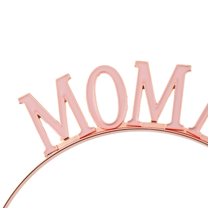 Diadema Mommy To Be de oro rosa con letras MOM en esmalte rosa para regalo de fiesta