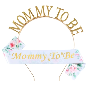 Ensemble Baby Shower avec serre-tête Mommy To Be doré et écharpe en satin fleurie
