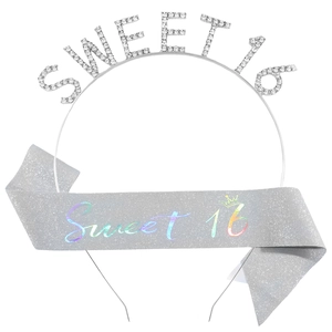 Set compleanno Sweet 16 in argento con diadema di strass e fascia glitterata per ragazza