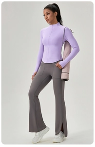 Detail von Damen Yoga Oberteil in Hellviolett mit Reißverschluss und Daumenloch Design