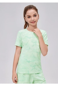 Détail de l'ensemble de sport camouflage vert menthe pour enfants en tissu respirant