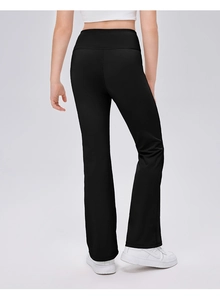 Rückansicht der schwarzen Mädchen-Yoga-Schlaghose mit hoher Taille und schmaler Passform