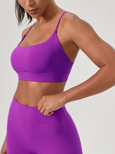 Ensemble yoga violet vif avec brassière et legging pour fitness et sport en salle