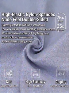 Dettaglio tessuto azzurro per top yoga 75% Nylon 25% Spandex con texture morbida