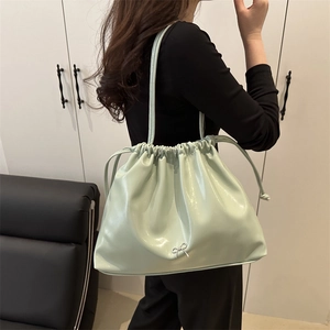 Sac fourre-tout plissé vintage vert menthe avec cordon de serrage et nœud métal