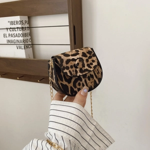 Women's Mini Leopard Print PU Leather Shoulder Bag Fashion Gold Chain Crossbody Bag Urban Minimalist Small Flap Saddle Bag Daily Accessories