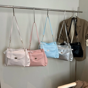 Lace Bow Schultertaschen in mehreren Farben mit elegantem Goldverschluss und Kettengurten
