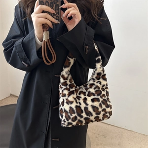 Sac à main en peluche imprimé léopard pour femmes, sac d'épaule chic en fausse fourrure