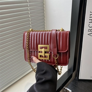 Sac à Bandoulière Minimaliste Urbain en Cuir PU Matelassé pour Femmes Chaîne Mode Petit Sac Carré Bandoulière Sac Élégant