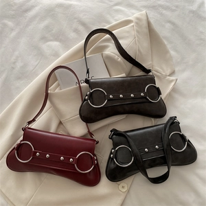 Sac bandoulière vintage grande capacité en cuir noir, marron foncé et rouge bordeaux