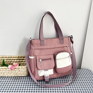 Borsa Tote in Nylon da Donna Grande Capacità Borsa a Spalla Color Block Con Ciondolo a Rana di Peluche Multi Tasche Stile Coreano