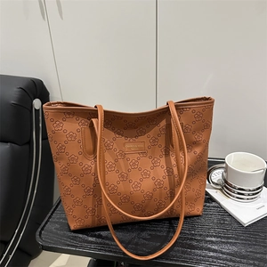 Minimalist Floral Embossed PU Leather Tote Bag For Women Large Capacity Casual Commuting Shoulder Bag With Flower Pattern