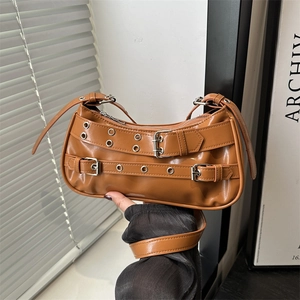 Sac Sous le Bras en Cuir PU Punk Y2K Tendance pour Femmes Boucle de Ceinture Personnalisée Décoratif Sac Baguette