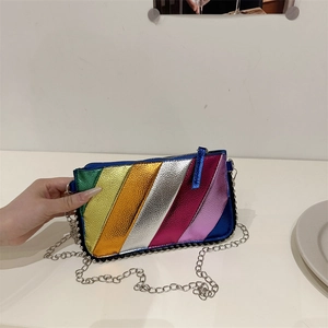 Sac à Épaule Femme en Cuir PU Métallique Arc-en-ciel Mode à Rayures Sac Bandoulière Chaîne Avec Bords Perlés Moderne Chic Fête Petit Sac Carré