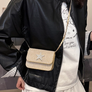 Borsa a tracolla dorata con paillettes e stella decorativa per donna stile trendy