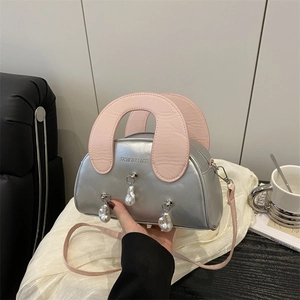 Sac à Main Argent Métallisé Cuir PU Poignée Contrastée Pendentif Künstliche Perle Imitation Sac Bandoulière Mode Tendance Femme