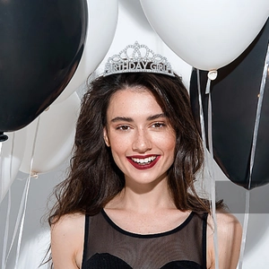 Couronne de princesse Birthday Girl en strass argentés pour fête d'anniversaire